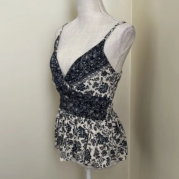 🆕 Angie Sleeveless V-Neck Knot Front Keyhole Border Print - Picture 6 of 12